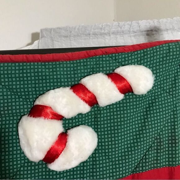 Vintage Santa Claus Christmas Quilted Blanket - Picture 4 of 16